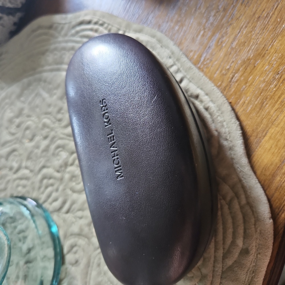 Michael Kors sunglasses gently used.  Like new - Picture 11 of 12